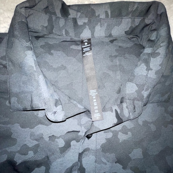 Men’s XXL brand new Lululemon dress/button up shirt - Picture 2 of 2